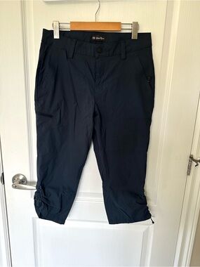 WindRiver Women’s Navy Blue Lightweight Tech Active Capris Gorpcore Hiking Crop